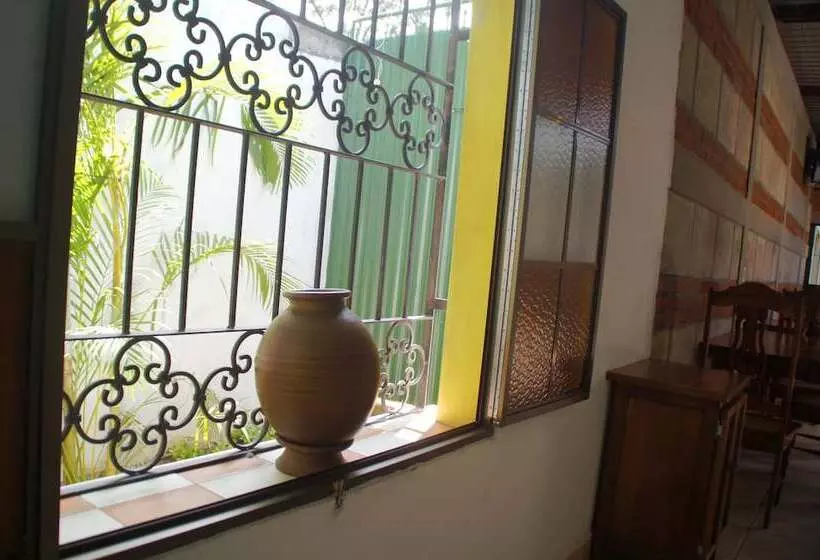 Hostal Casa San Miguel Traveler S House