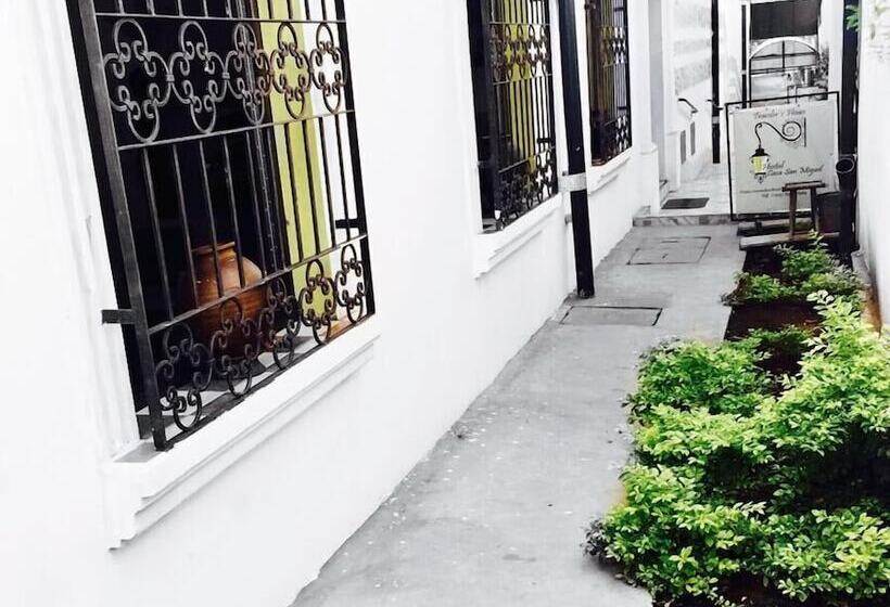 Hostal Casa San Miguel Traveler S House