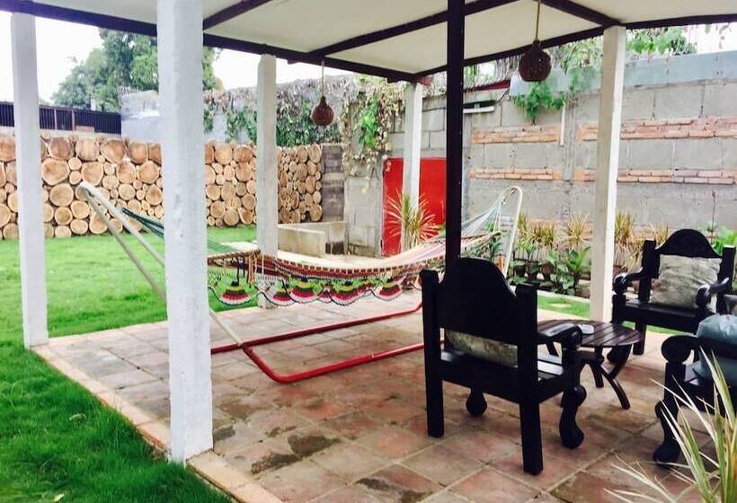 Hostal Casa San Miguel Traveler S House