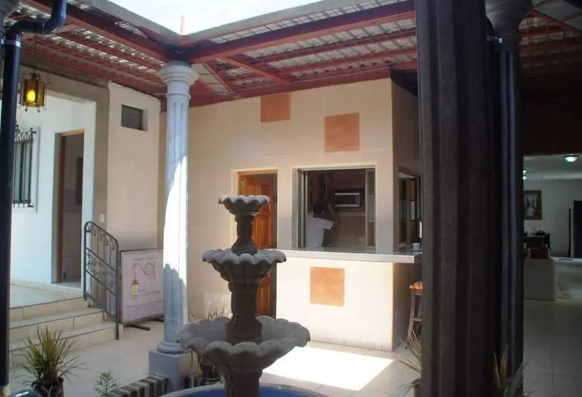 Hostal Casa San Miguel Traveler S House