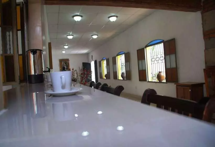 Hostal Casa San Miguel Traveler S House