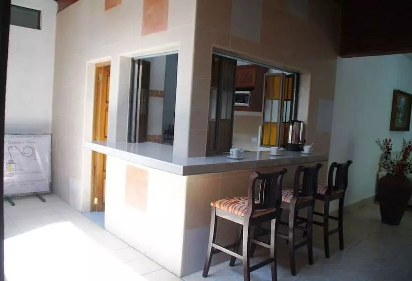 Hostal Casa San Miguel Traveler S House