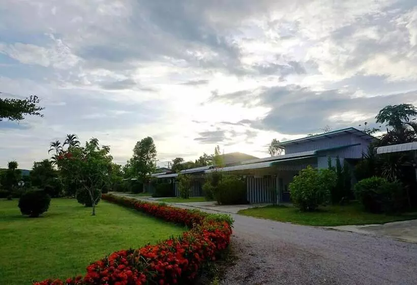 Hotelli Ban Suan Suree Resort