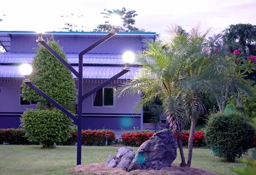 Hotelli Ban Suan Suree Resort