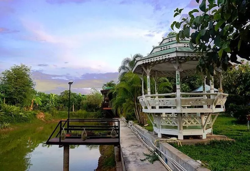 Hotelli Ban Suan Suree Resort