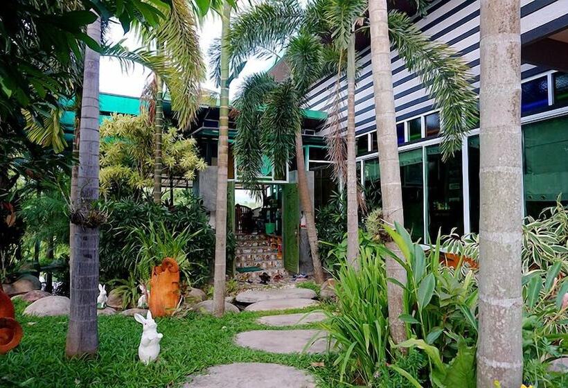Hotel Ban Suan Suree Resort
