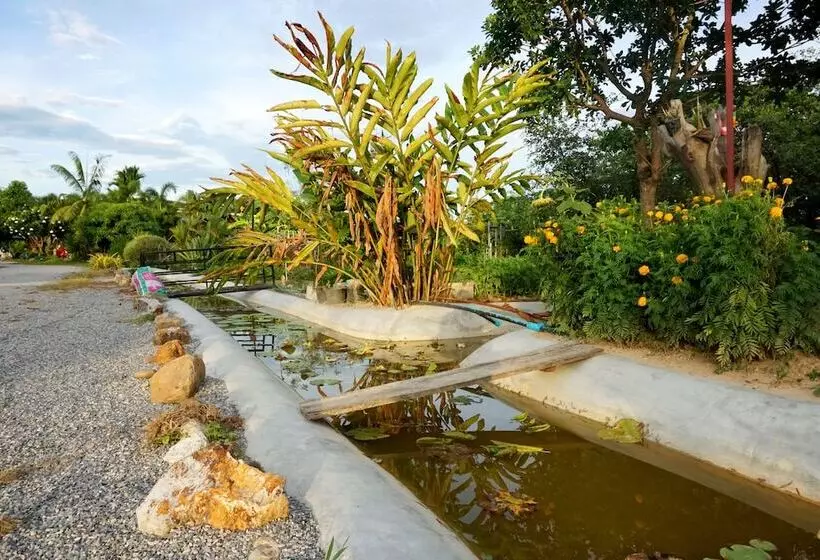 Hotelli Ban Suan Suree Resort