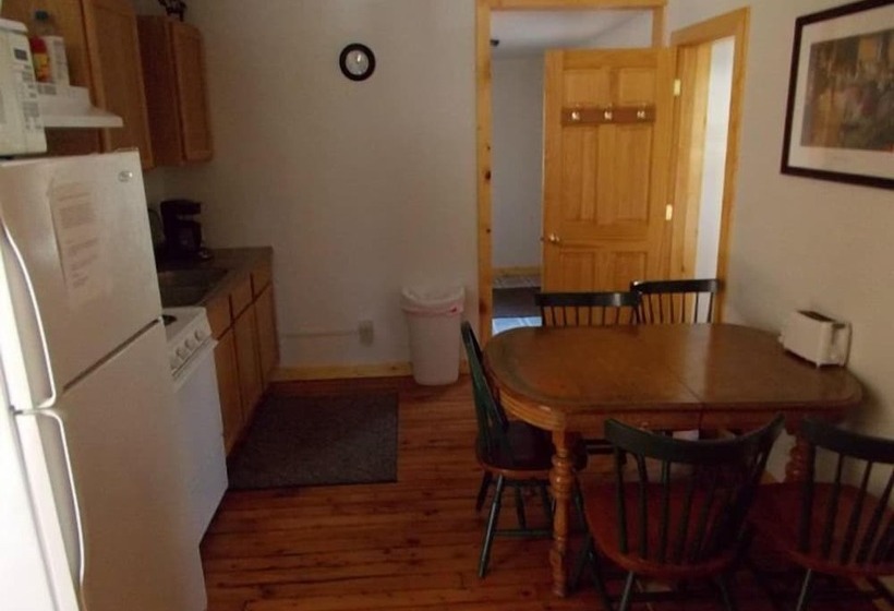 酒店 D S Base Camp