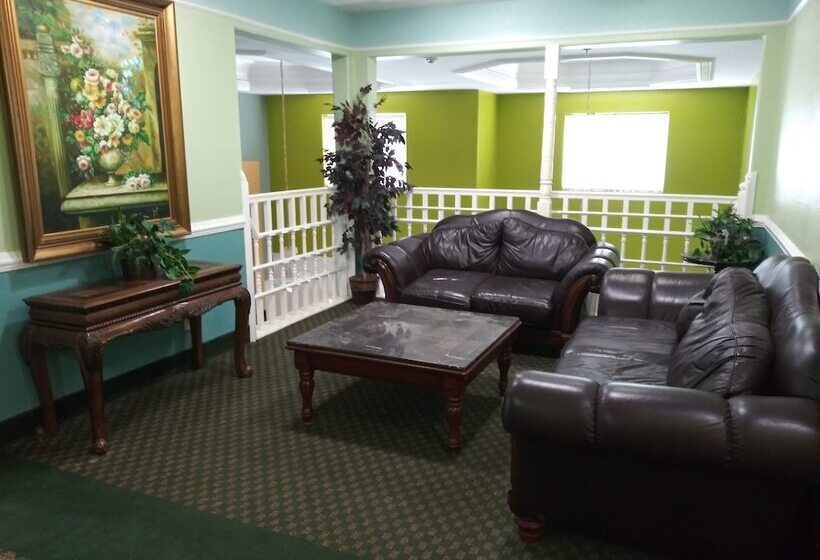 هتل Deluxe Inn & Suites