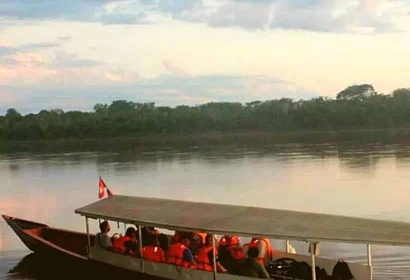 ホテル Ecolucerna Lodge Tambopata