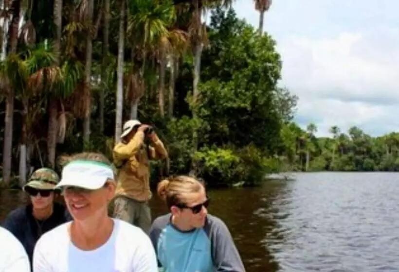 ホテル Ecolucerna Lodge Tambopata