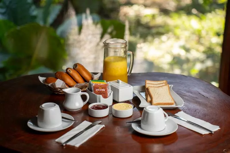 ホテル Ecolucerna Lodge Tambopata