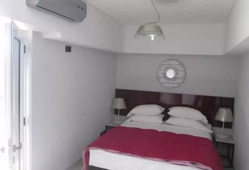 Hotelli Eze Inn Boutique