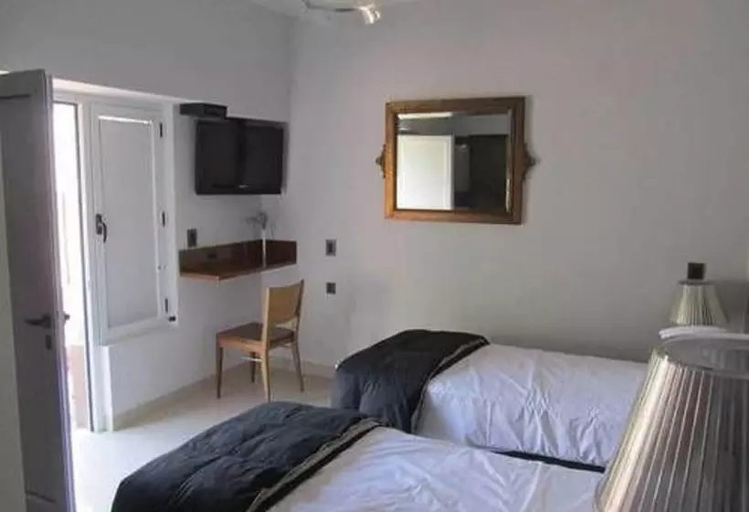 Hotelli Eze Inn Boutique