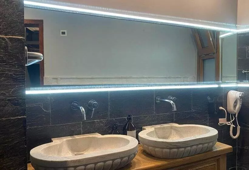 Hotelli Eze Inn Boutique