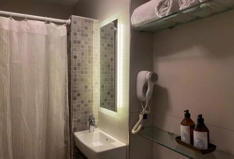 Hotelli Eze Inn Boutique