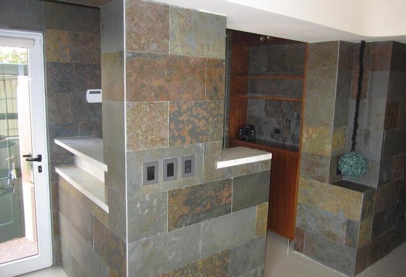 هتل Eze Inn Boutique