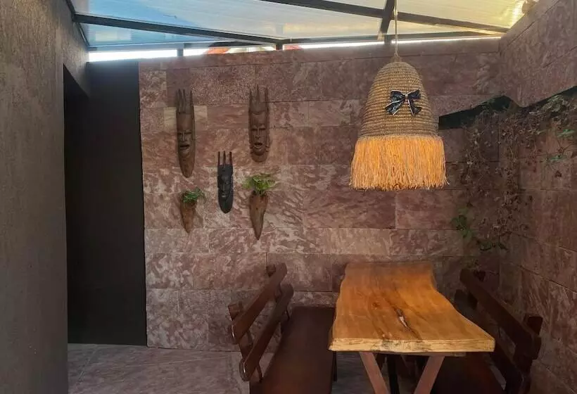 Hotelli Eze Inn Boutique