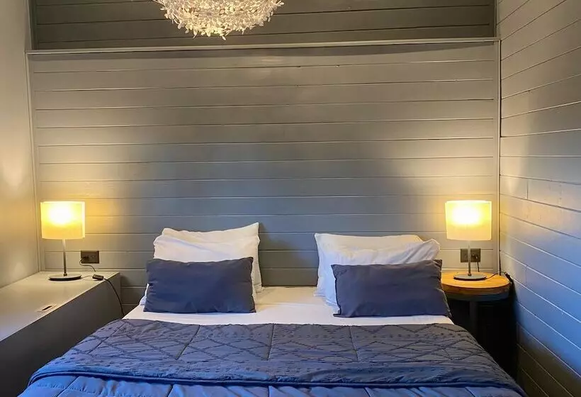 Hotelli Eze Inn Boutique