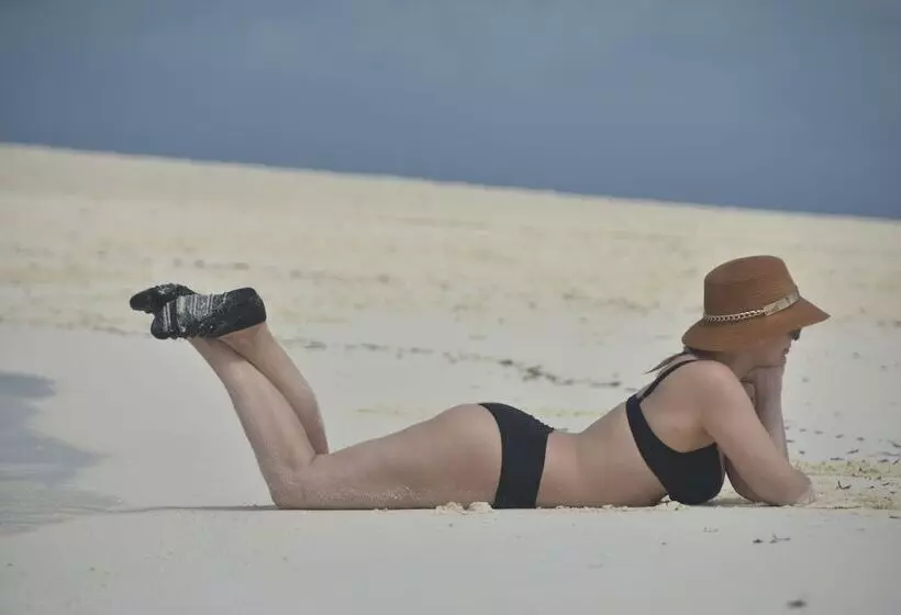 هتل Island Guest