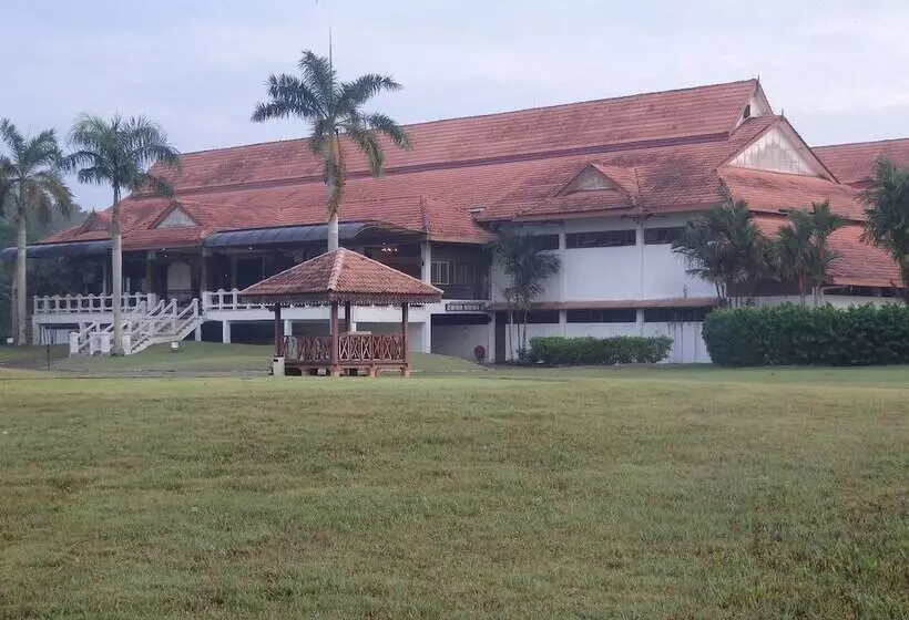 Hotelli Kukup Golf Resort