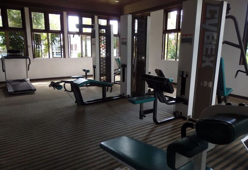 בית מלון כפרי Kukup Golf Resort