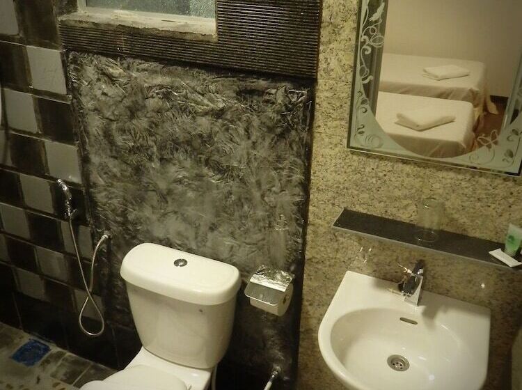 בית מלון כפרי Kukup Golf Resort