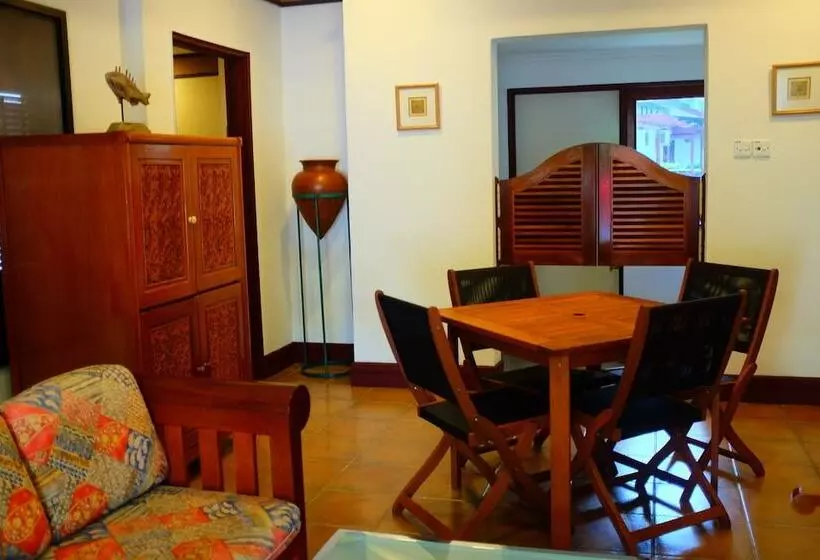 Hotelli Kukup Golf Resort