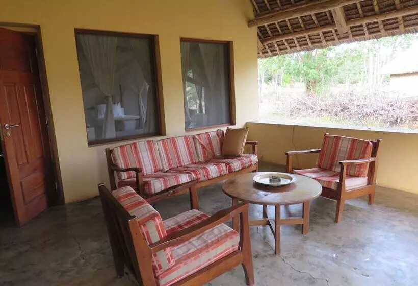 Hotelli Mikumi Wildlife Camp