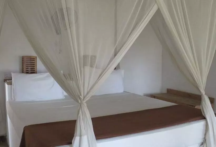 Hotelli Mikumi Wildlife Camp