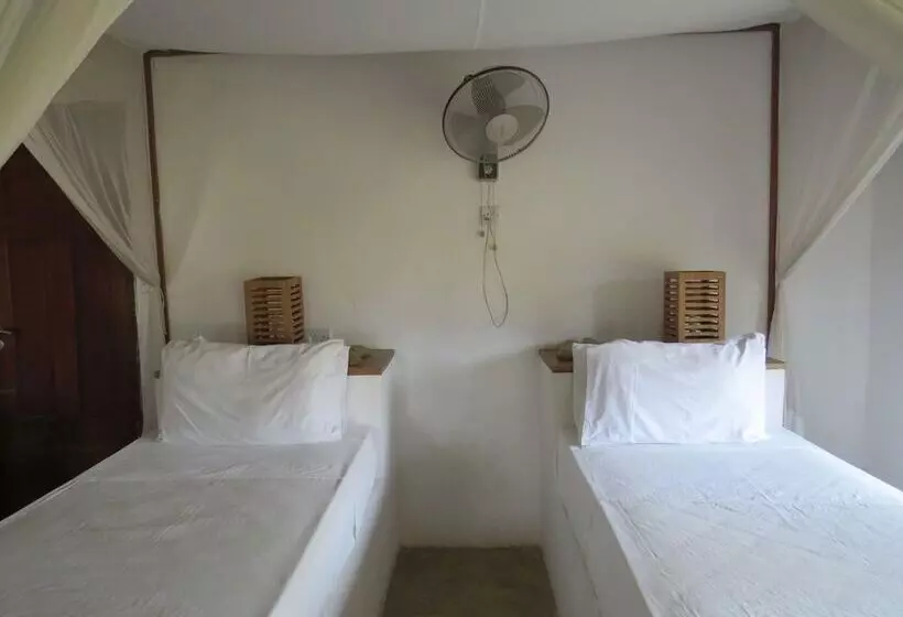 Hotelli Mikumi Wildlife Camp