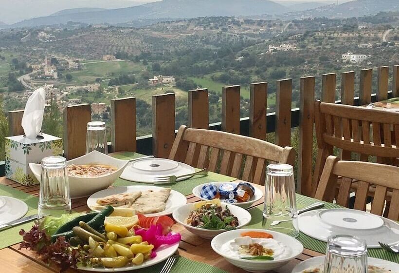 هتل Mountain Breeze Resort