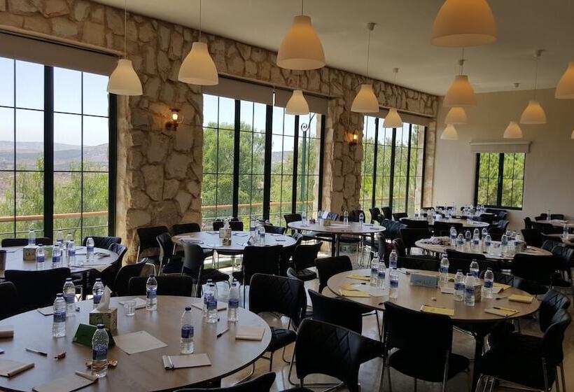 هتل Mountain Breeze Resort