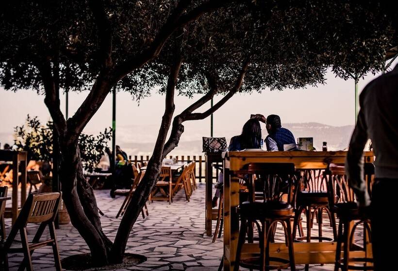 هتل Mountain Breeze Resort