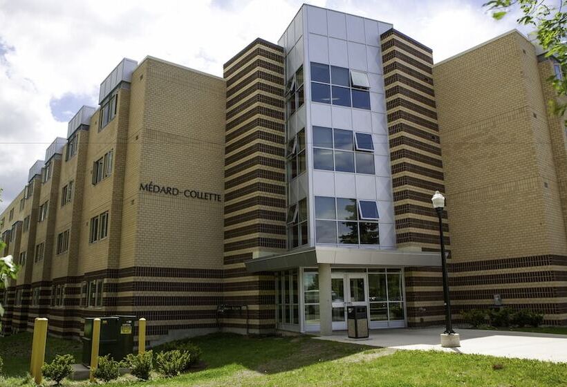 Отель Université De Moncton