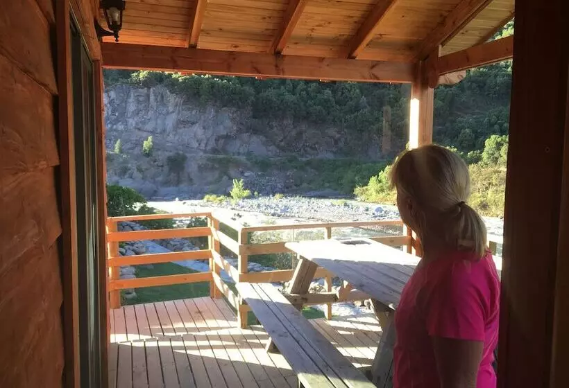 Los Quenes River Lodge