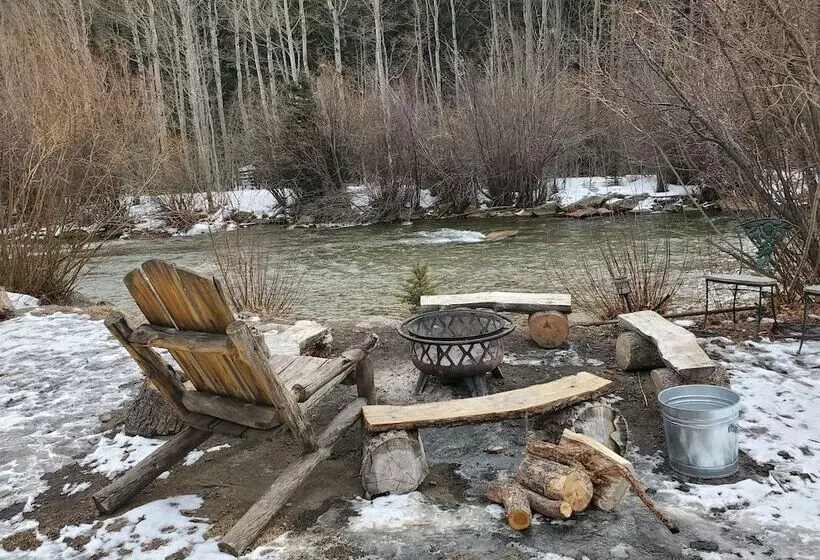 Motelli Kenosha Lodge