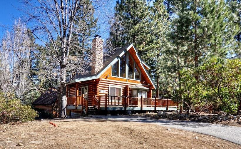 No 16 Pine Lodge Outdoor Spa