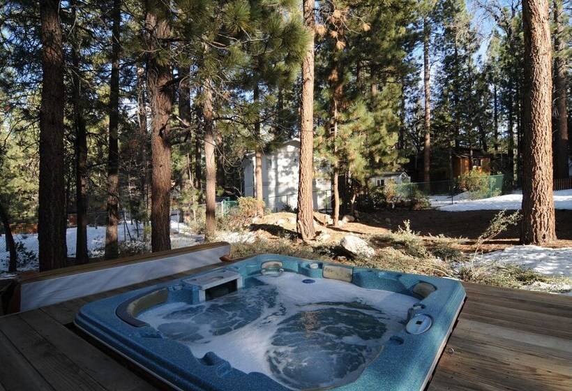 No 16 Pine Lodge Outdoor Spa