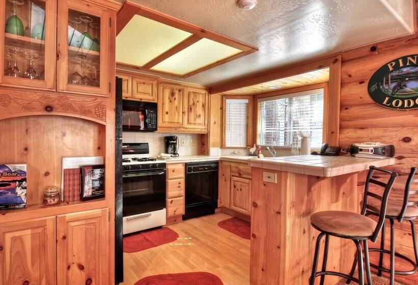 No 16 Pine Lodge Outdoor Spa