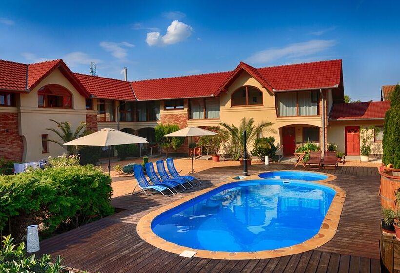 ペンション Erdei Guesthouse