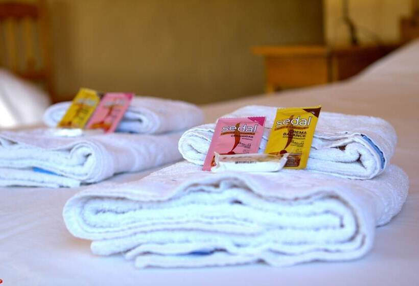 بنسيون Hosteria Refugio De Rocas