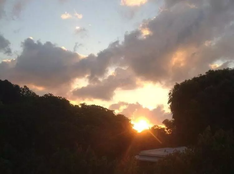 پانسیون North Bay Inn