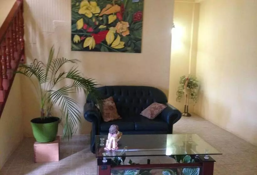 پانسیون North Bay Inn