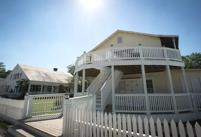 Majatalo Village Studios