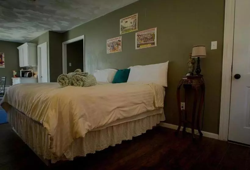 Majatalo Village Studios