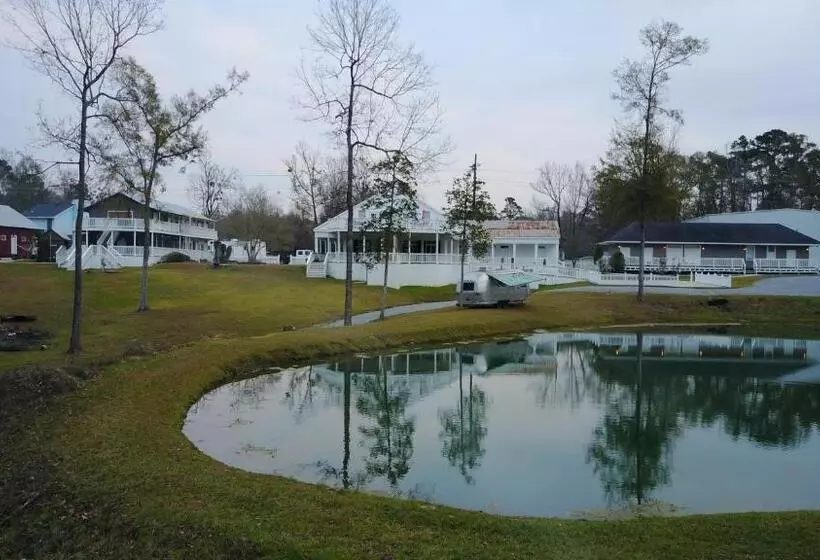 Majatalo Village Studios