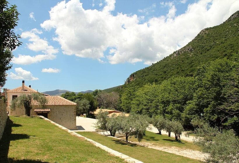 Piges Hotel At Acheron Springs