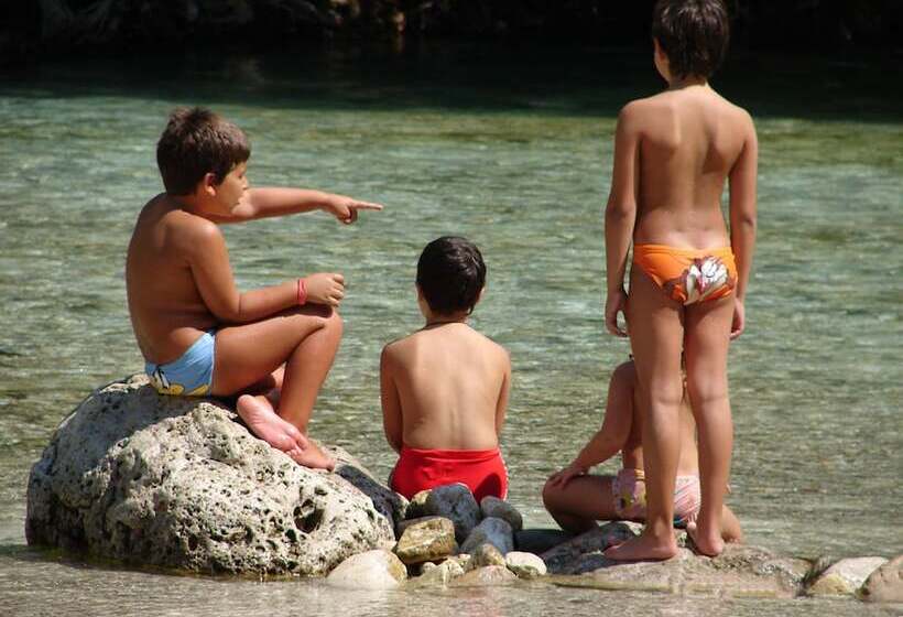 Piges Hotel At Acheron Springs