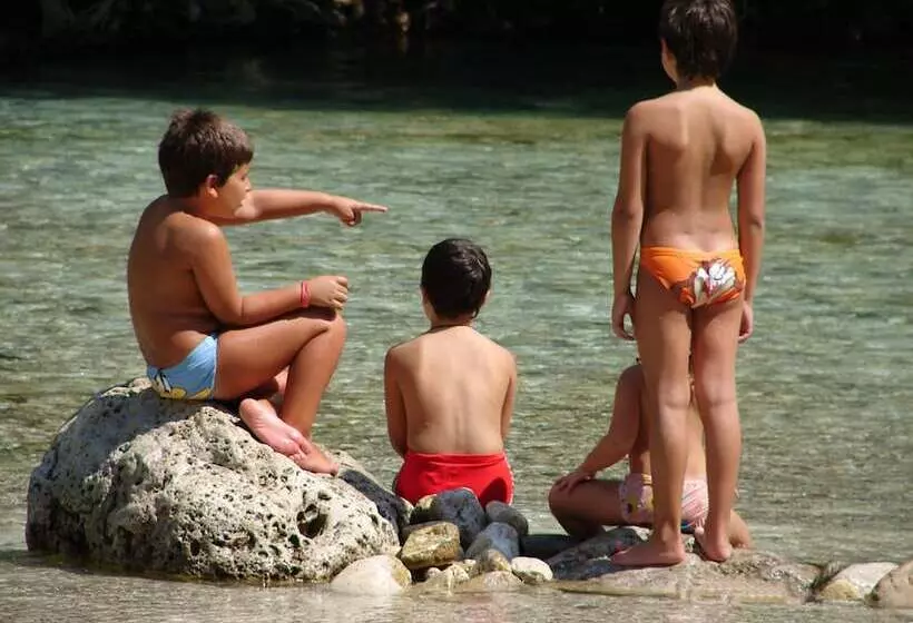 Piges Hotel At Acheron Springs